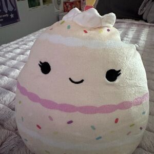 Squishmallows Dorina Birthday Cake Plush 8” NWT